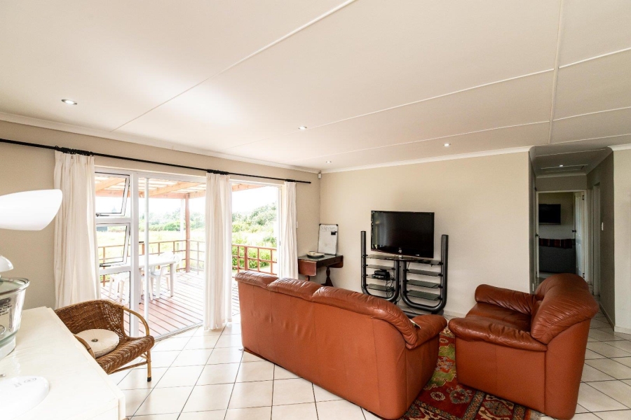 To Let 3 Bedroom Property for Rent in Kidds Beach Eastern Cape